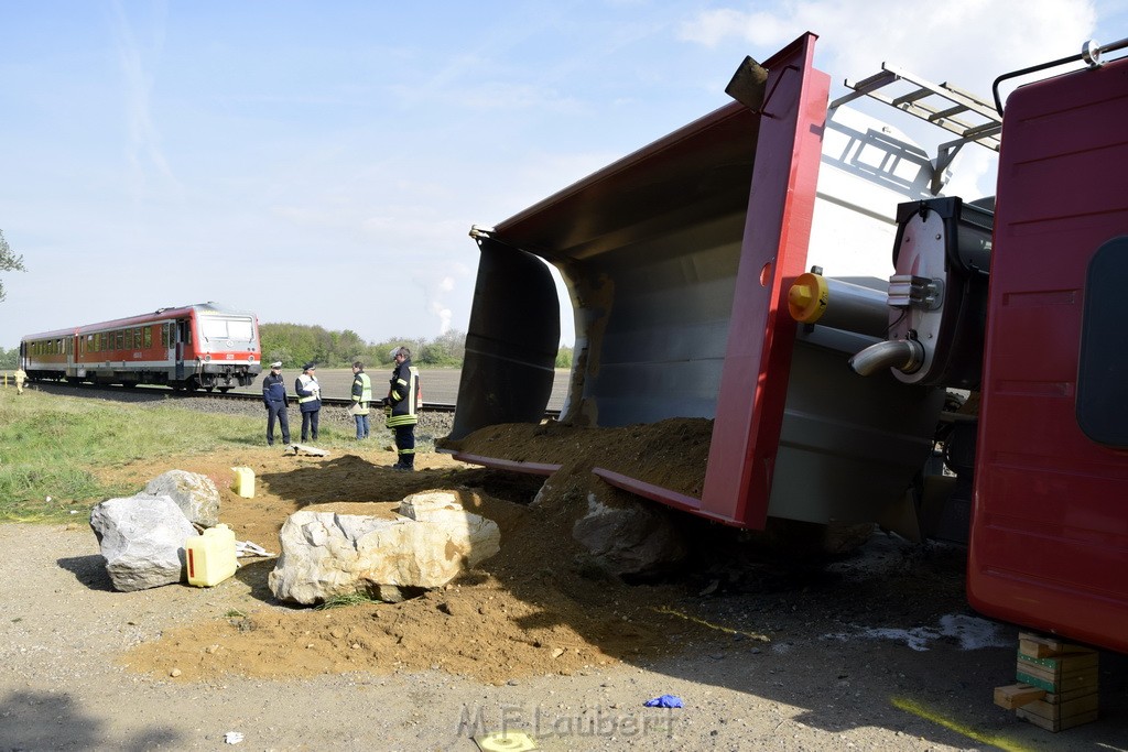 Schwerer VU LKW Zug Bergheim Kenten Koelnerstr P175.JPG - Miklos Laubert